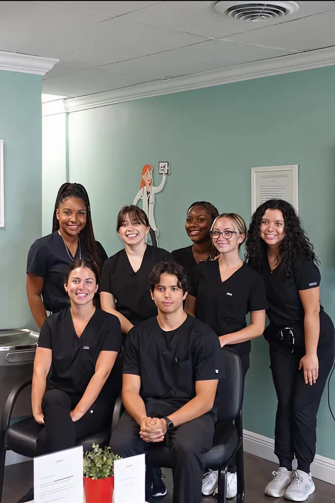 Group picture of the members of Pronto Urgent Care