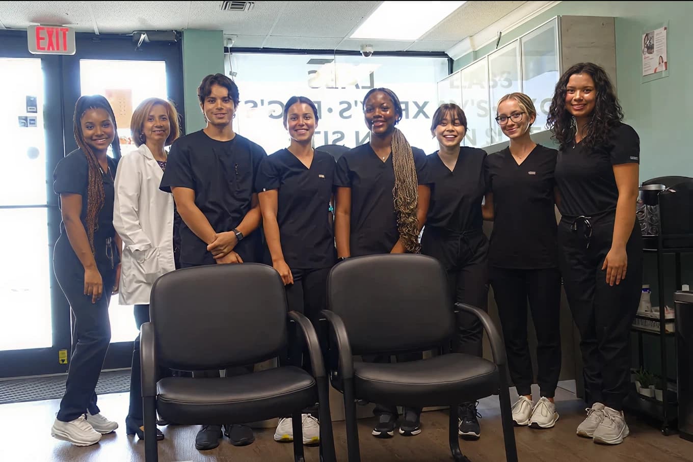 Group picture of the members of Pronto Urgent Care